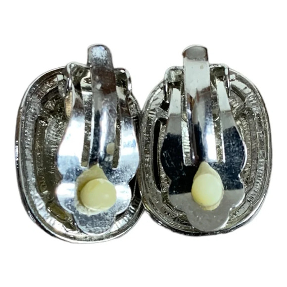 VTG Oval Silver  Toned Sparkly Clip On Earrings Not Marked Costume Jewellery - Picture 3 of 8